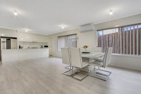 V & V Family Dream Away - Accommodation NT 4