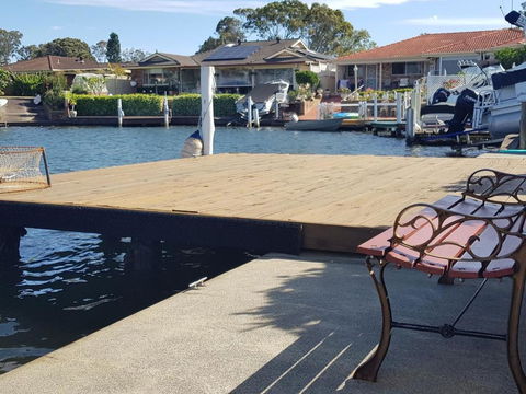 Waterfront Haven With Jetty Mooring & WiFI - Accommodation NT 6