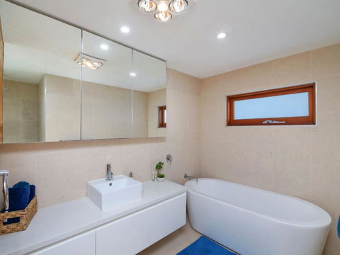 Ocean Oasis 13 Curtis Parade - NT Tourism 1