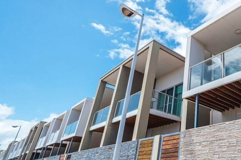 The Cove At New Port Pool Spa Sauna Gym & More - NT Tourism 7