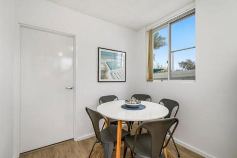 WAVES On MAIN 4 / 1 MAIN STREET - Accommodation NT 7