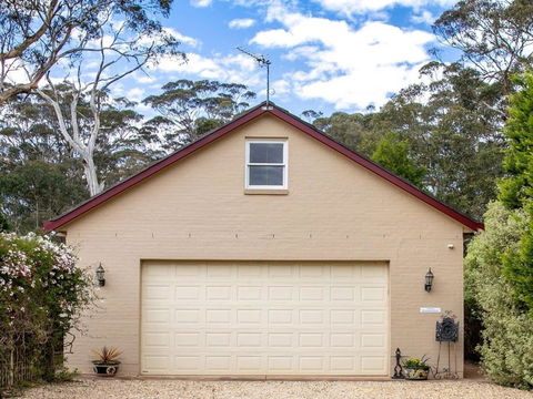Old Mansfield Loft Gardens Gazebo & Getaways - NT Tourism 1