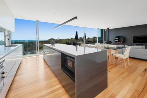 Bay Vista Amazing Bay Views With The Beach At Your Doorstop! - Accommodation NT 0