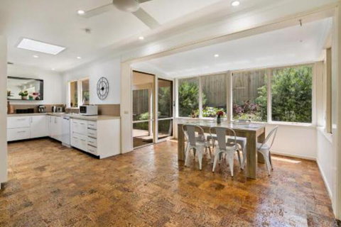 Family Fun Retreat With Spa - Accommodation NT 6