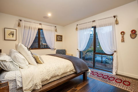 Shambala Dana - Accommodation NT 4
