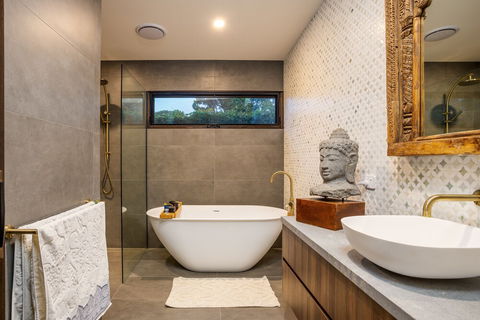 Shambala Dana - Accommodation NT 5