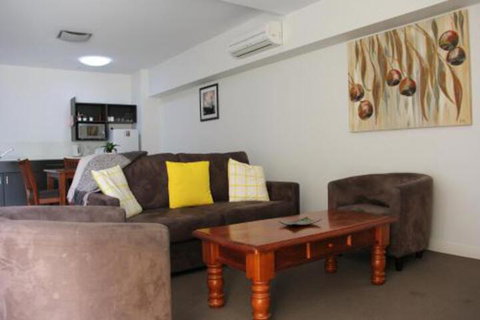 Hibernian Hotel - Accommodation NT 6