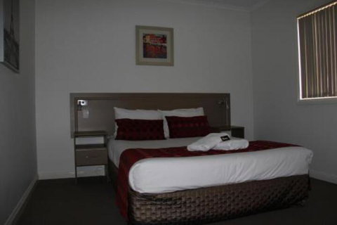 Hibernian Hotel - Accommodation NT 3