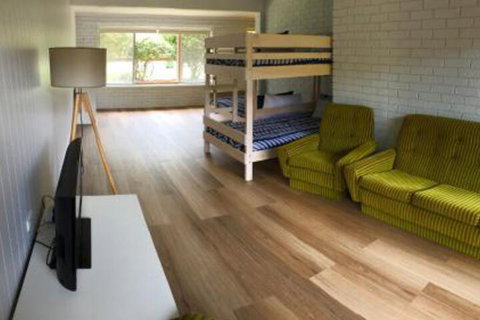 HIP NAUTIC 100 Metres To Beach - Accommodation NT 5