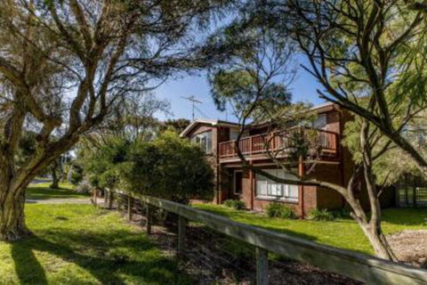 HIP NAUTIC 100 Metres To Beach - Accommodation NT 2