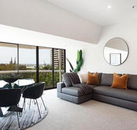 THE HYDEAWAY LUXE HYDE PARK CITY APARTMENT hosted by LAbode Accommodation - NT Tourism