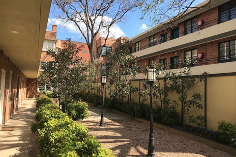 StayCentral On George - Accommodation NT 7