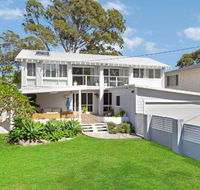 The Lake House with swimming pool - NT Tourism