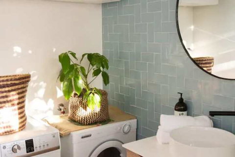 Charming Cottage With Leafy Courtyard - Accommodation NT 5