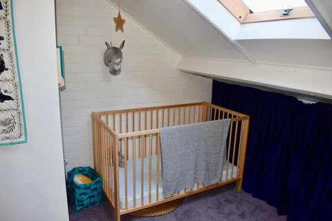 Charming Cottage With Leafy Courtyard - Accommodation NT 1