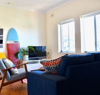Bright Artist Apartment in Maroubra - Accommodation NT