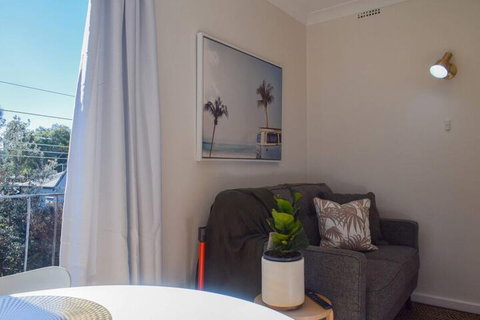 Sun-drenched 1 Bed Studio Apartment In Newtown - Accommodation NT 6