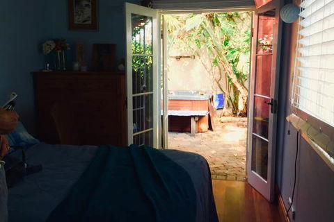 Surry Hills Terrace With Hot Tub - NT Tourism 6