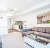 Minimalism Modern Apartment With Water View - NT Tourism