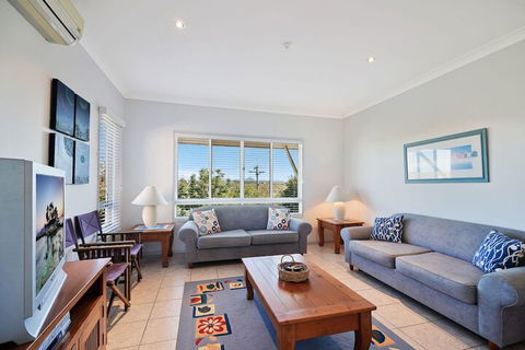 Jacana Sands 2 - 2/26 Jacana Street - Accommodation NT 3
