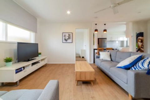 Peaceful 3 Bedroom Apartment In Ascot - Accommodation NT 0