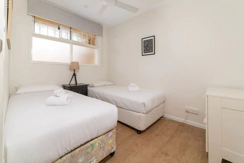 Peaceful 3 Bedroom Apartment In Ascot - Accommodation NT 5