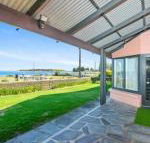 Victor Harbor Beachfront Bliss  WiFi - Accommodation NT