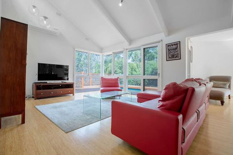 Comfy Holiday House With Pool@rosanna - Accommodation NT 2