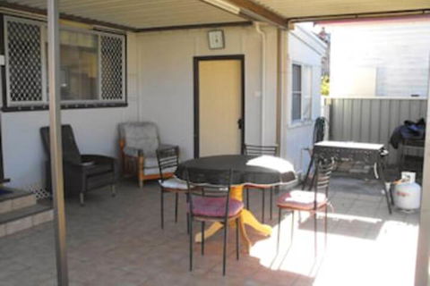 Camelot Cottage - Accommodation NT 4