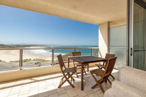 Beachpoint Unit 402 28 North Street - Accommodation NT 2