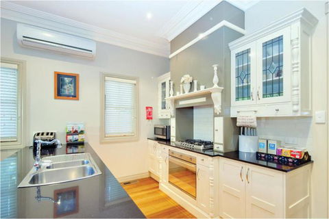 Brantwood Cottage Luxury Accommodation - Accommodation NT 6