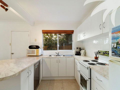 Picture Perfect Lizzie Palms 2 - Accommodation NT 4