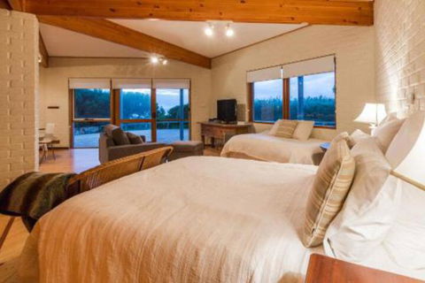Yallingups Best Located Beach House - Accommodation NT 7