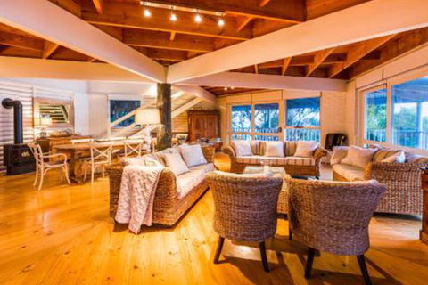 Yallingups Best Located Beach House - Accommodation NT 4