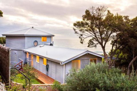 Yallingups Best Located Beach House - Accommodation NT 6