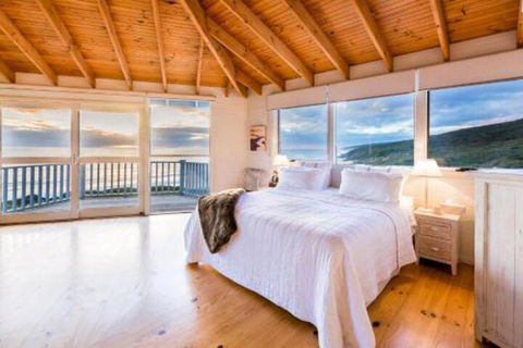 Yallingups Best Located Beach House - Accommodation NT 5