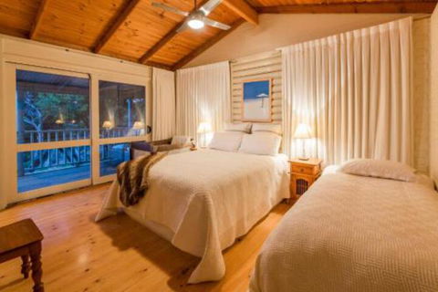 Yallingups Best Located Beach House - Accommodation NT 3