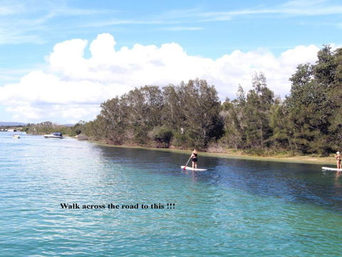 Kanandah 5 By The Lake! - Accommodation NT 3