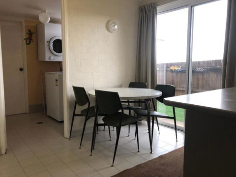 Kirwan Court 2 - Accommodation NT 7
