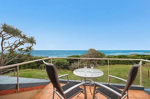 Absolute Beachfront At Hastings - Accommodation NT 3