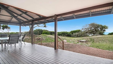 Absolute Beachfront At Hastings - Accommodation NT 2