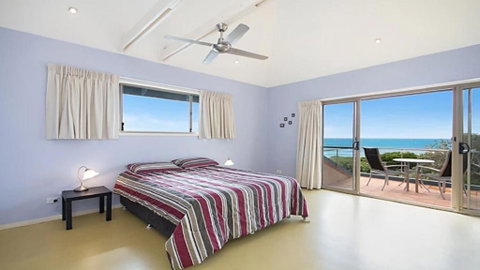 Absolute Beachfront At Hastings - Accommodation NT 1