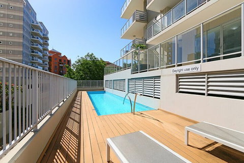 Stunning Two-storey Apartment In Perth's CBD - Accommodation NT 6