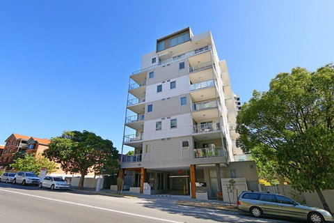 Stunning Two-storey Apartment In Perth's CBD - Accommodation NT 1