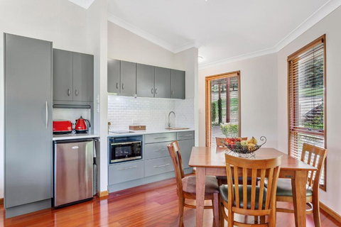 Ravensbourne Escape Tree Tops - Accommodation NT 4