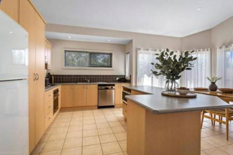 DRIFTWOOD VILLA Free Wifi Walk To Beach - Accommodation NT 5