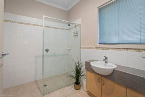 DRIFTWOOD VILLA Free Wifi Walk To Beach - Accommodation NT 2