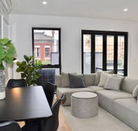 Brand New 2 Bed Apartment With Stunning City Views - NT Tourism