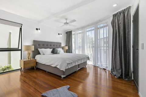 Stunning Beach Front Villa At Castaway Cove - Accommodation NT 6