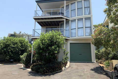 Stunning Beach Front Villa At Castaway Cove - Accommodation NT 2